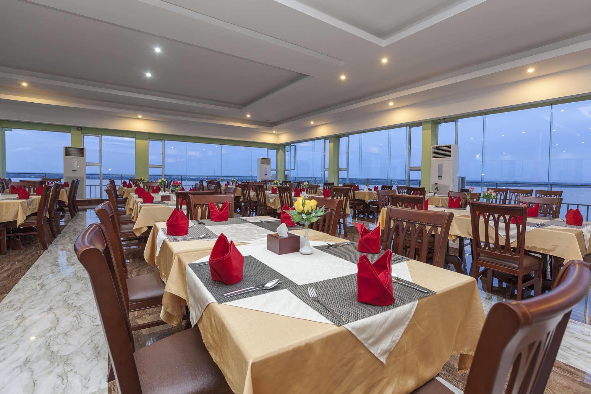High Sky Hotel Phnom Penh Exterior foto