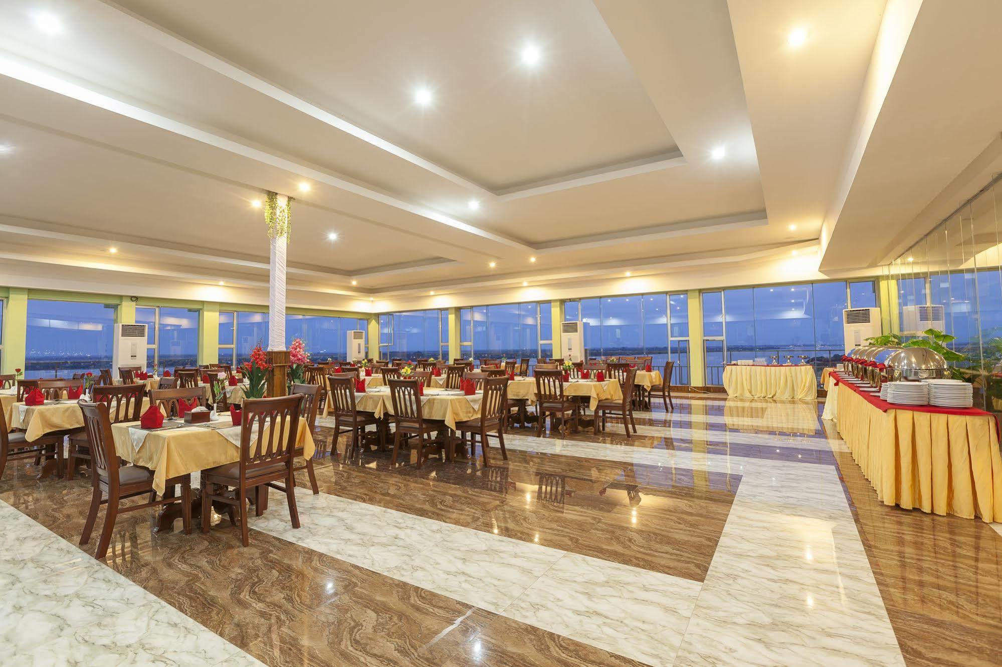 High Sky Hotel Phnom Penh Exterior foto