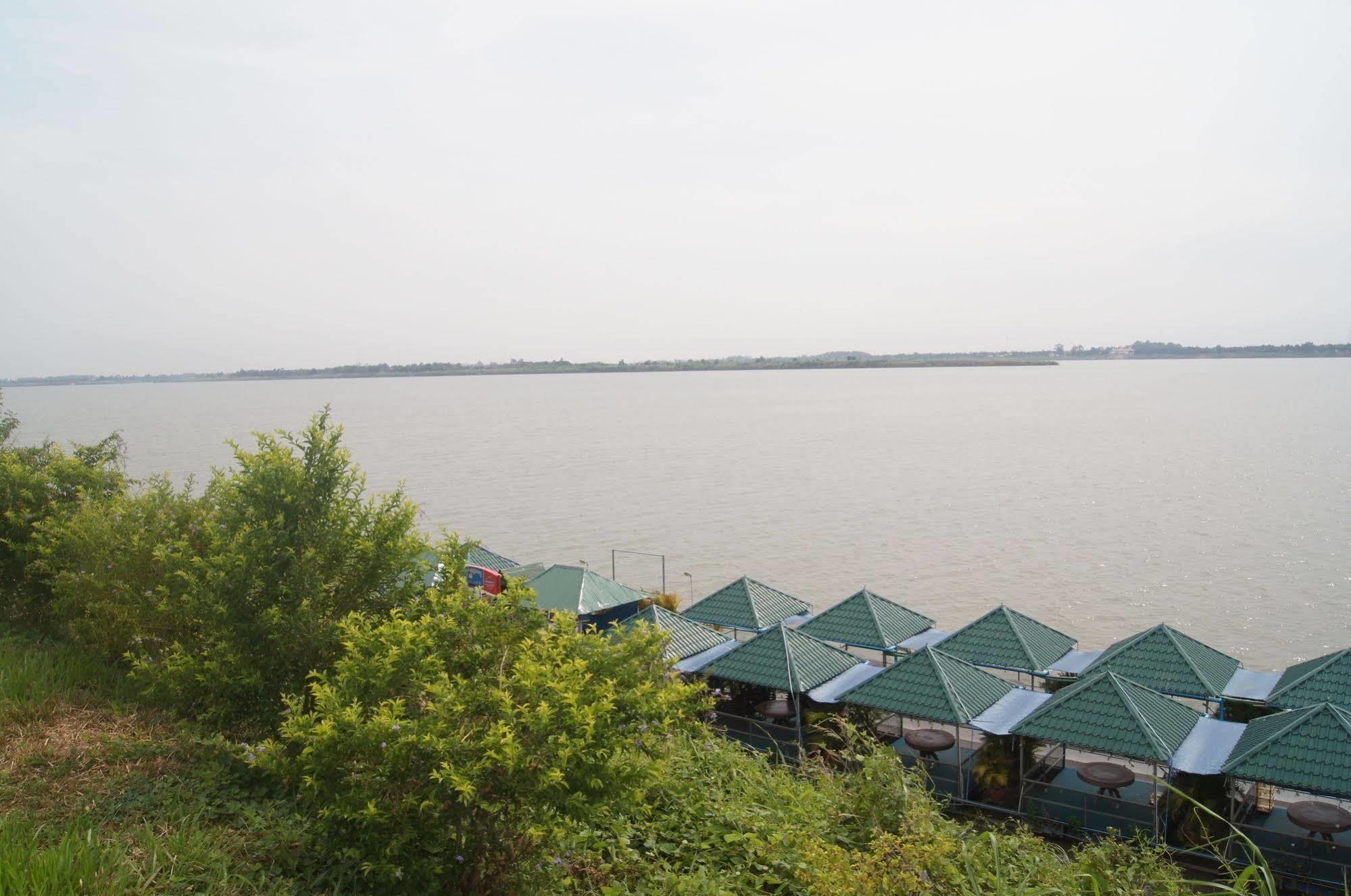 High Sky Hotel Phnom Penh Exterior foto