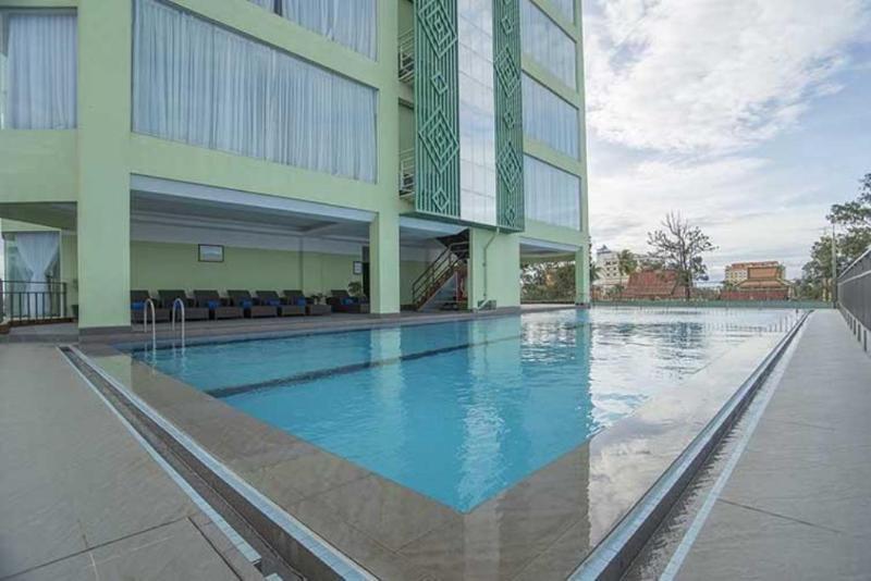 High Sky Hotel Phnom Penh Exterior foto